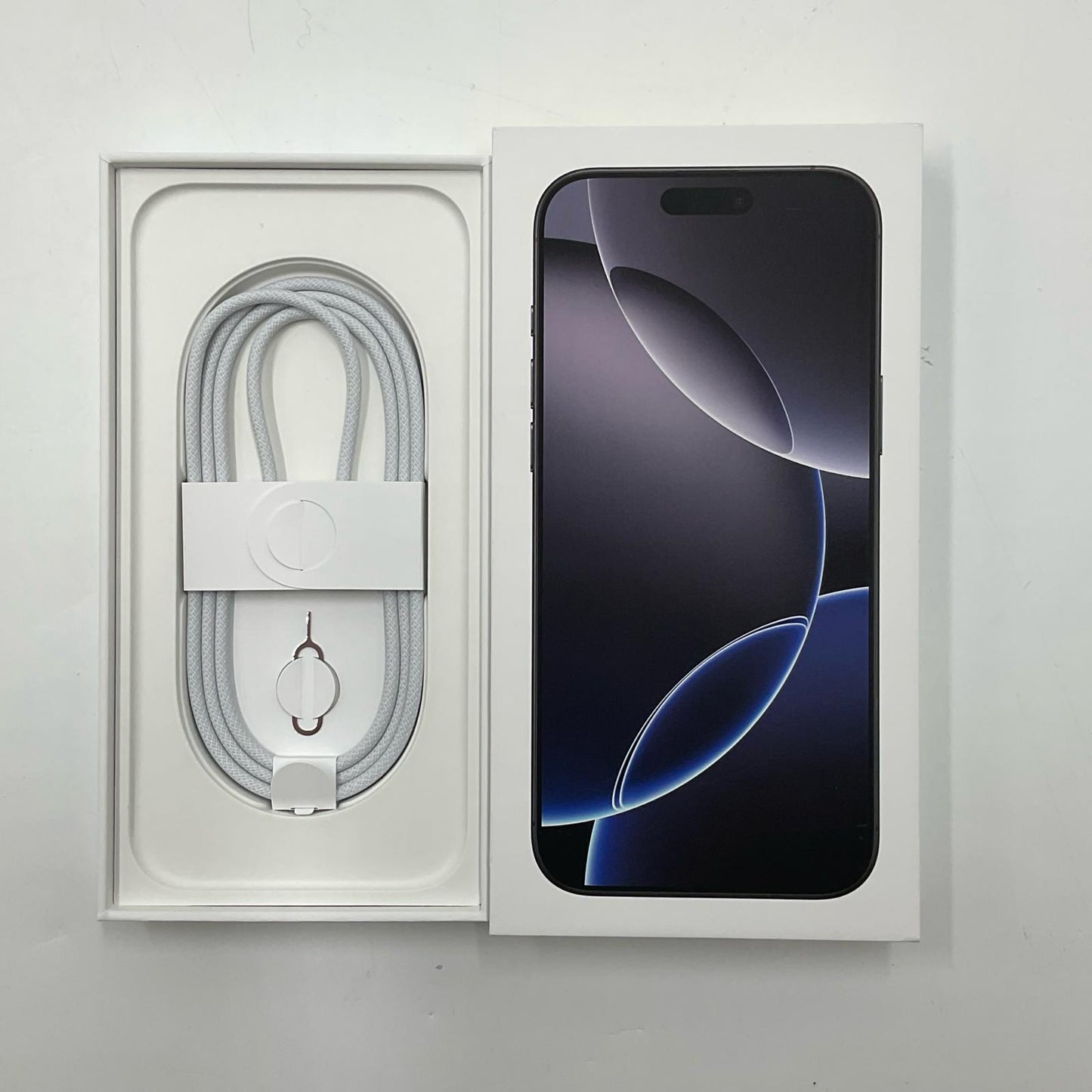 【全額返金保証】【最速発送】Apple iPhone iPhone 16 Pro Max 1TB ブラックチタニウム SIMフリー 白ロム 美品 動作確認済 95%