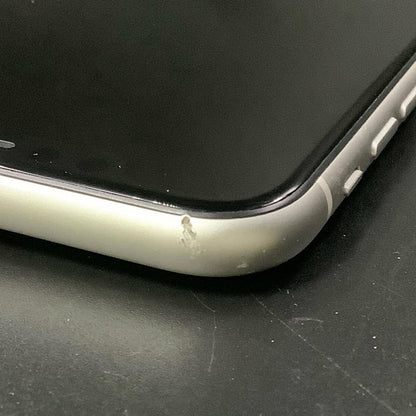 【全額返金保証】【最速発送】Apple iPhone iPhone 11 64GB ホワイト docomo 白ロム 動作確認済 76%