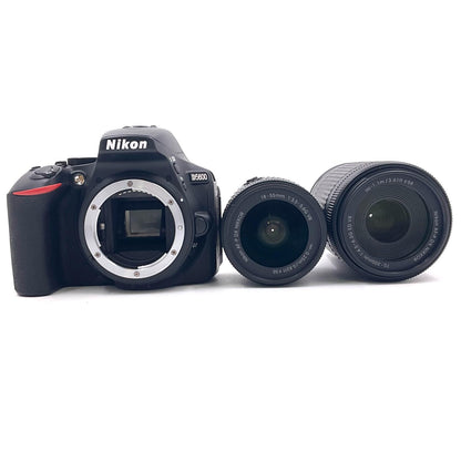 【全額返金保証】【最速発送】Nikon デジタル一眼 D5600 ダブルズームキット ブラック 美品 動作確認済