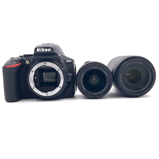 【全額返金保証】【最速発送】Nikon デジタル一眼 D5600 ダブルズームキット ブラック 美品 動作確認済
