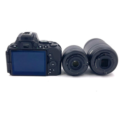 【全額返金保証】【最速発送】Nikon デジタル一眼 D5600 ダブルズームキット ブラック 美品 動作確認済