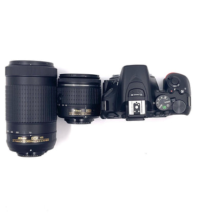 【全額返金保証】【最速発送】Nikon デジタル一眼 D5600 ダブルズームキット ブラック 美品 動作確認済