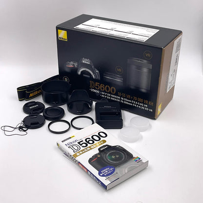 【全額返金保証】【最速発送】Nikon デジタル一眼 D5600 ダブルズームキット ブラック 美品 動作確認済
