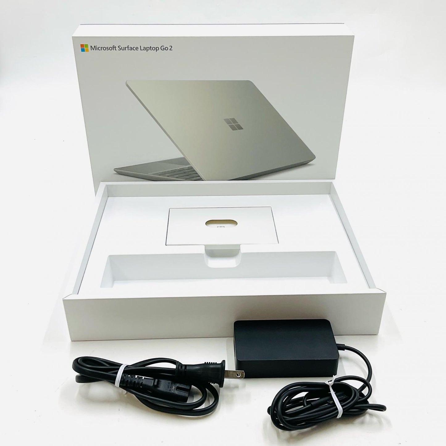 【全額返金保証】【最速発送】Microsoft Surface Laptop Go 2 8QF-00007 Intel core i5-1135G7 @ 2.40GHz 8GB SSD 256GB 96.7% 美品 動作確認済