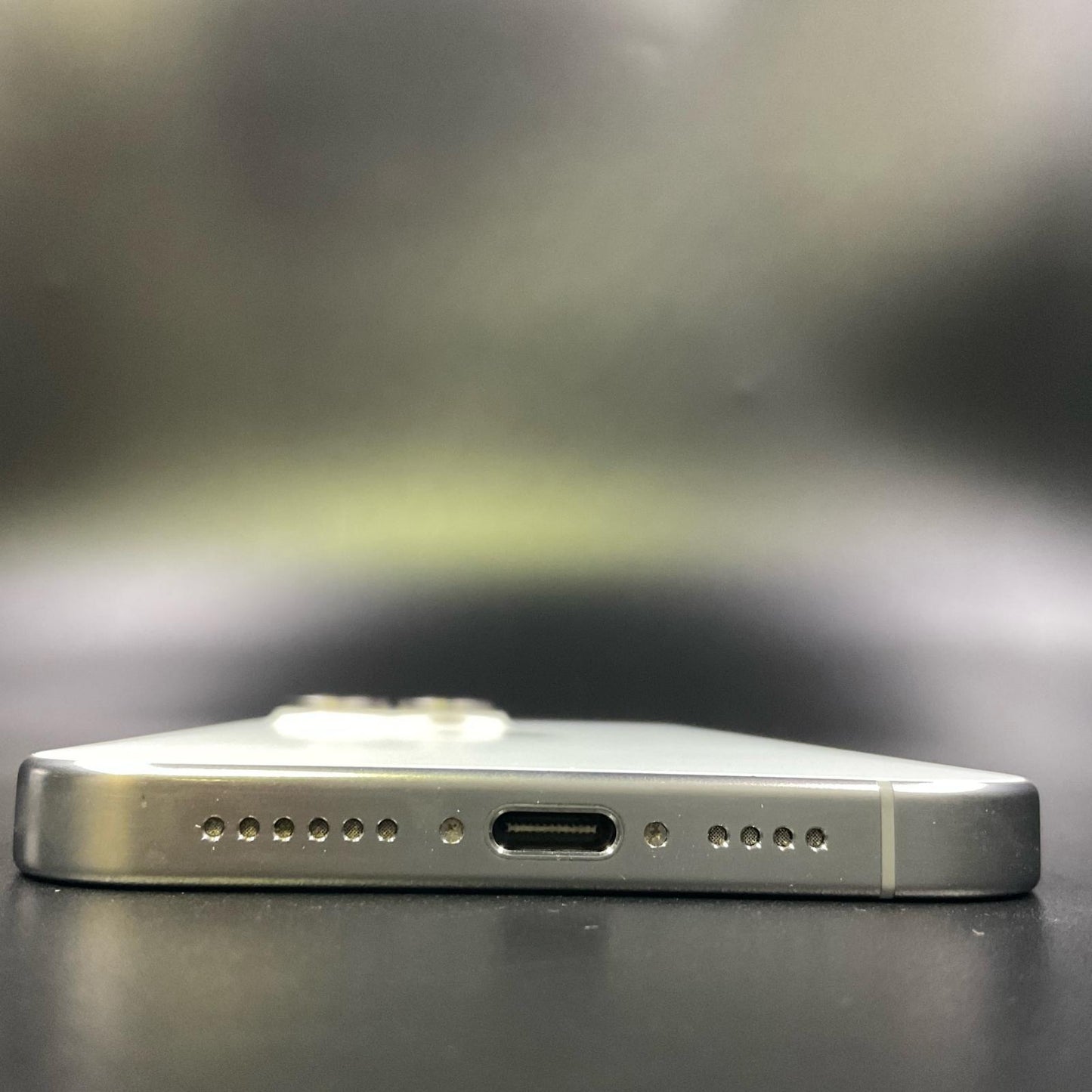 【全額返金保証】【最速発送】Apple iPhone iPhone 15 Pro Max 512GB ホワイトチタニウム au 動作確認済 88%