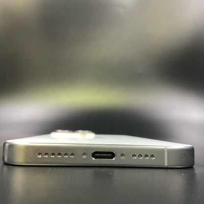 【全額返金保証】【最速発送】Apple iPhone iPhone 15 Pro Max 512GB ホワイトチタニウム au 動作確認済 88%