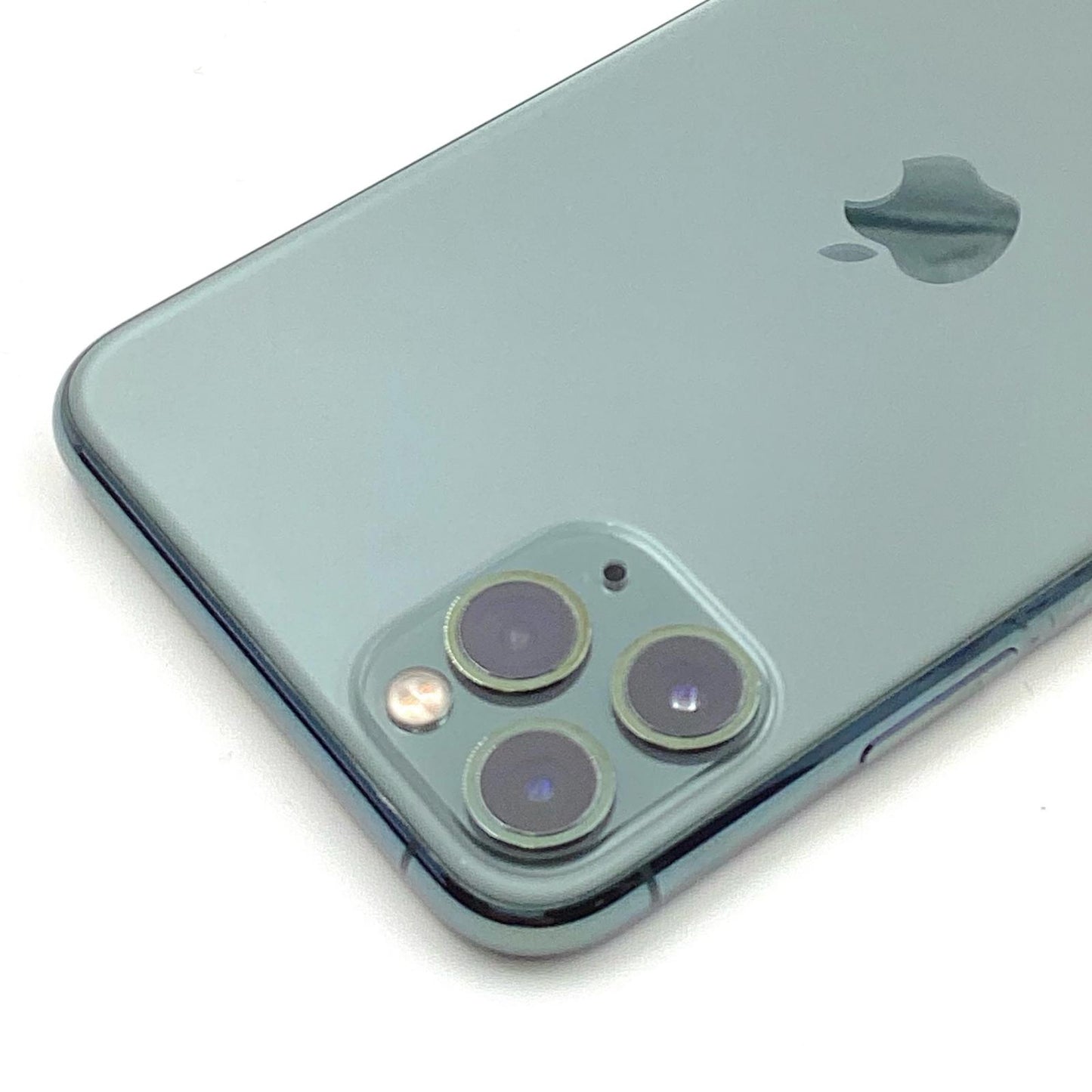 【全額返金保証】【最速発送】Apple iPhone iPhone 11 Pro Max 256GB ミッドナイトグリーン docomo SIMフリー 白ロム 動作確認済 77%