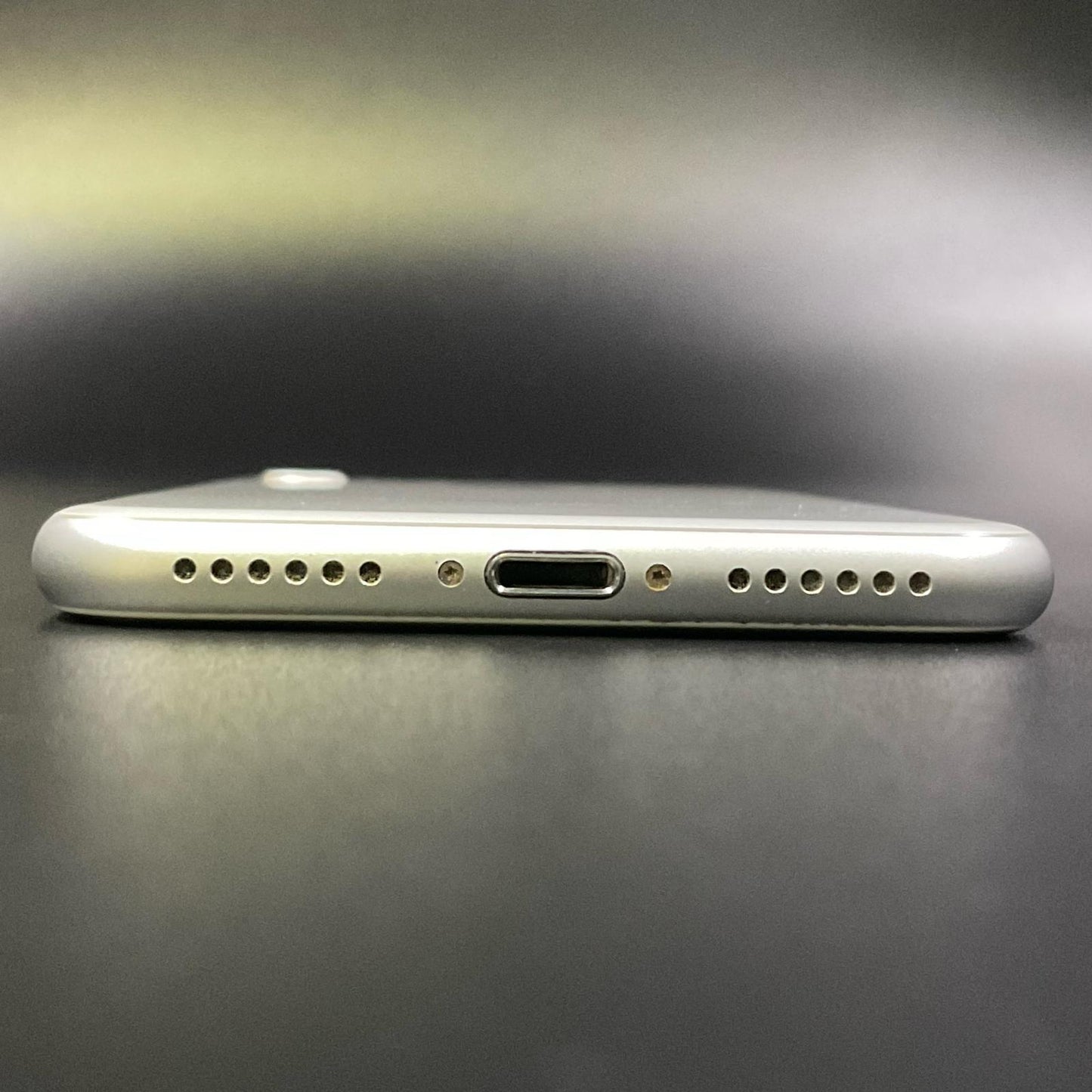 【全額返金保証】【最速発送】Apple iPhone iPhone 8 64GB シルバー Softbank 白ロム 動作確認済 79%