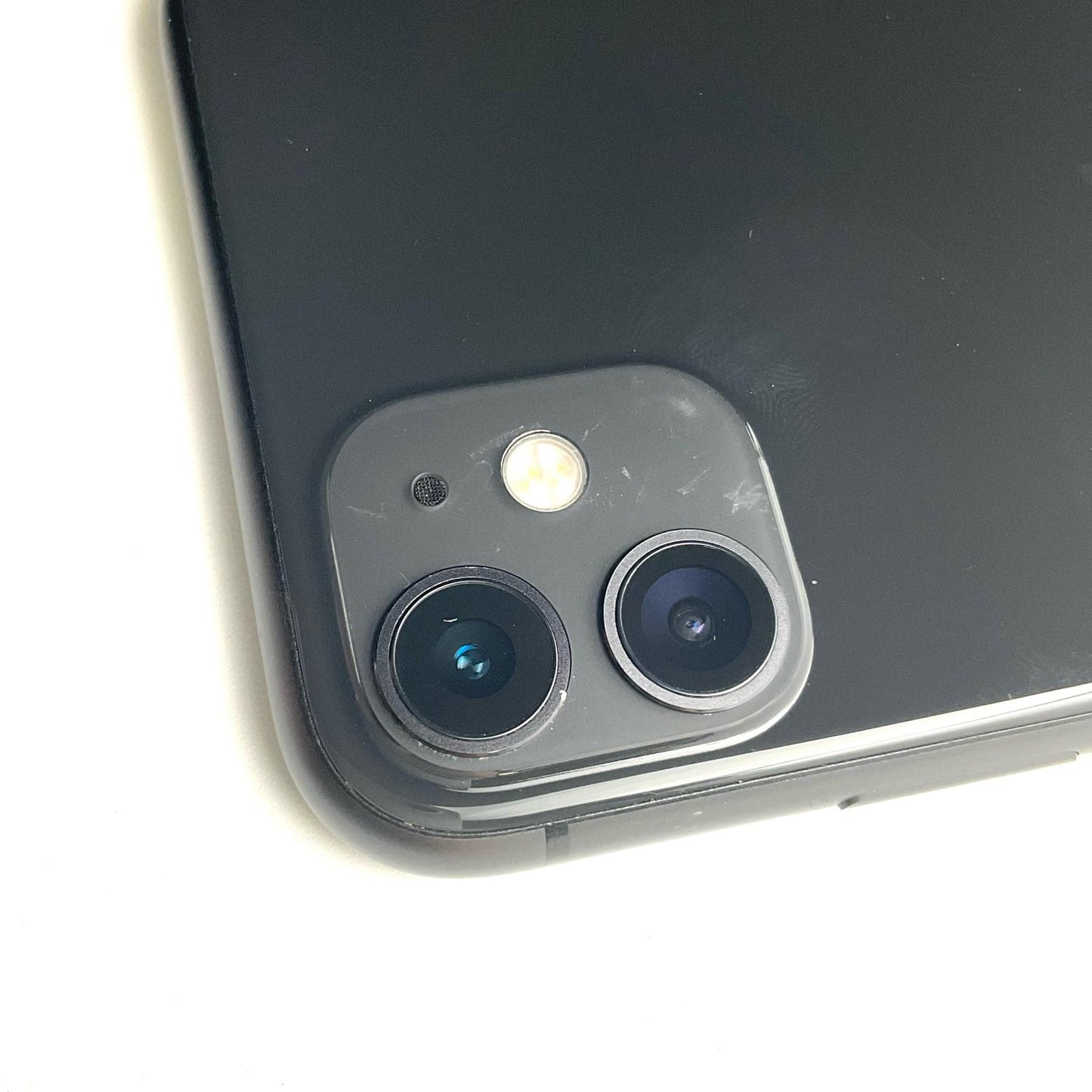 【最速発送】Apple iPhone iPhone 11 64GB ブラック docomo 白ロム【難有】 73%