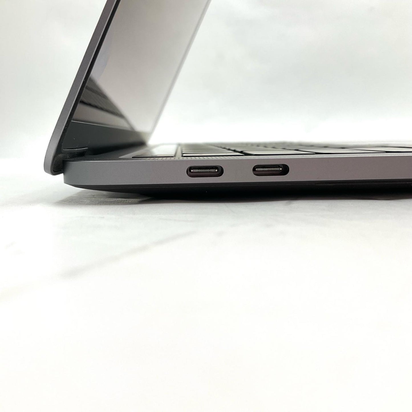 【全額返金保証】【最速発送】Apple MacBook Pro 13インチ 2020 2 GHz クアッドコア Intel core i5 32GB 1TB スペースグレイ 美品 動作確認済