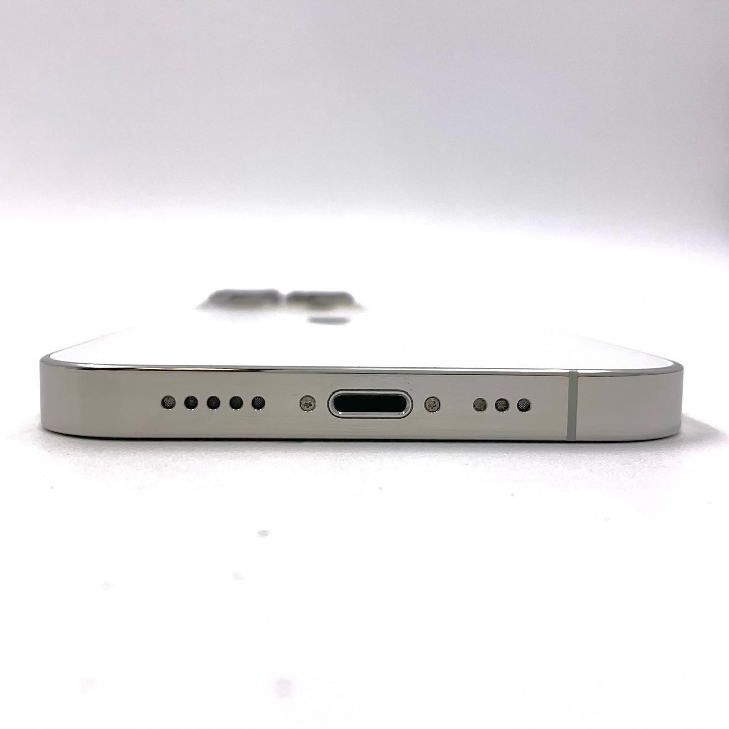 【全額返金保証】【最速発送】Apple iPhone iPhone 13 Pro 256GB シルバー docomo 白ロム 動作確認済 77%