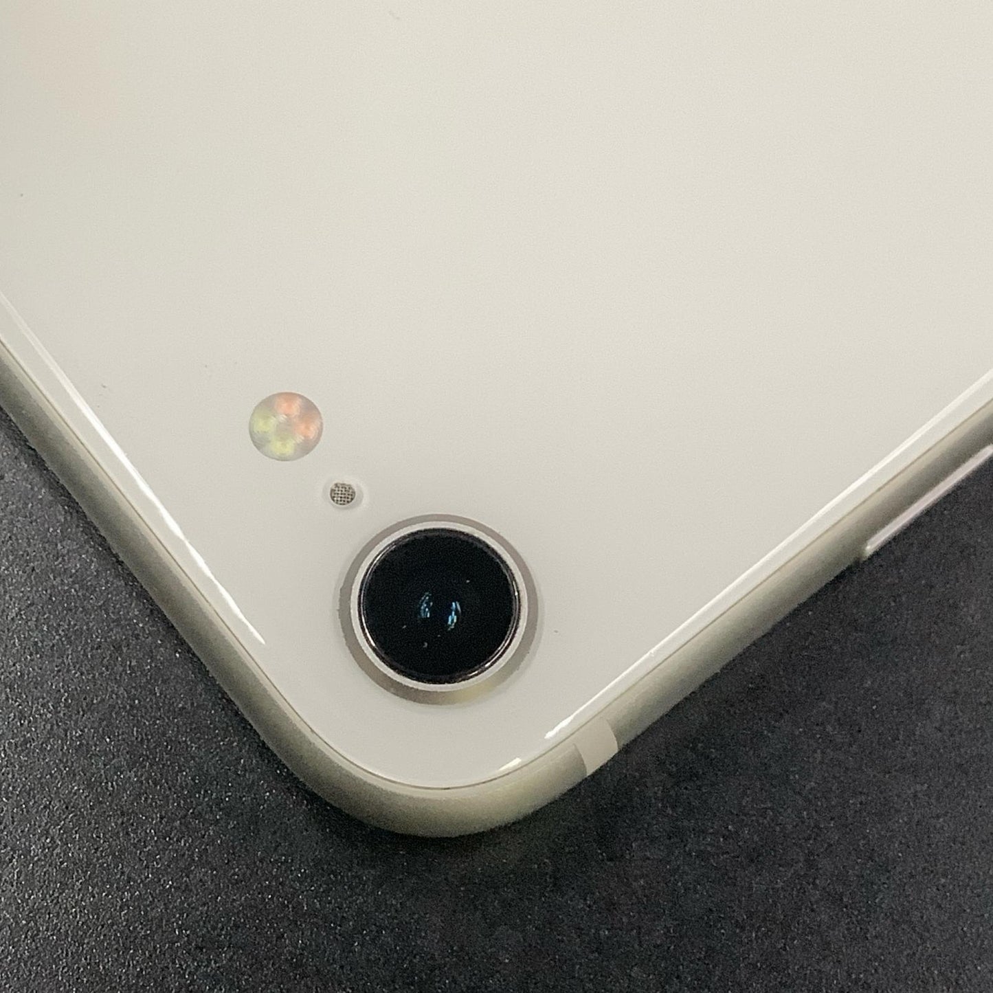 【全額返金保証】【最速発送】Apple iPhone iPhone SE（第3世代） 128GB スターライト Softbank 白ロム 動作確認済 78%