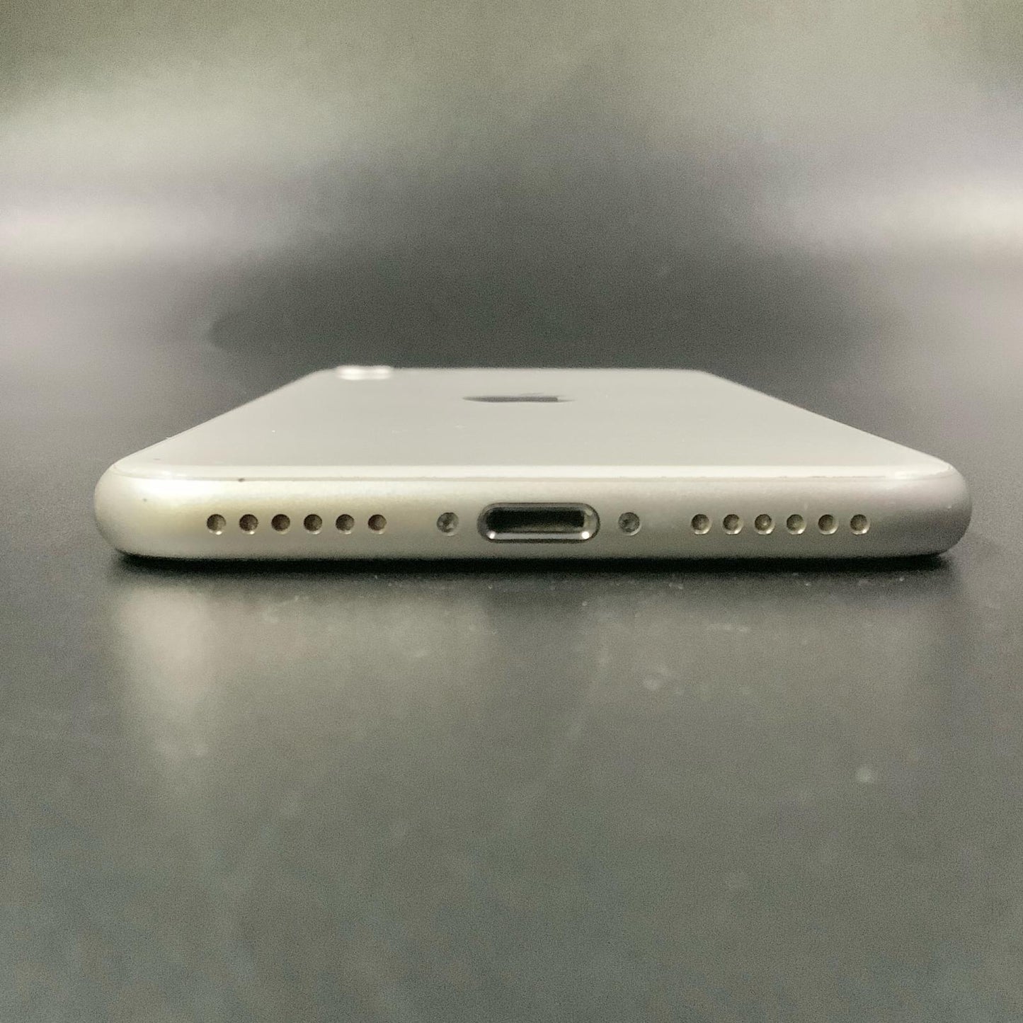 【全額返金保証】【最速発送】Apple iPhone iPhone SE（第3世代） 128GB スターライト Softbank 白ロム 動作確認済 78%