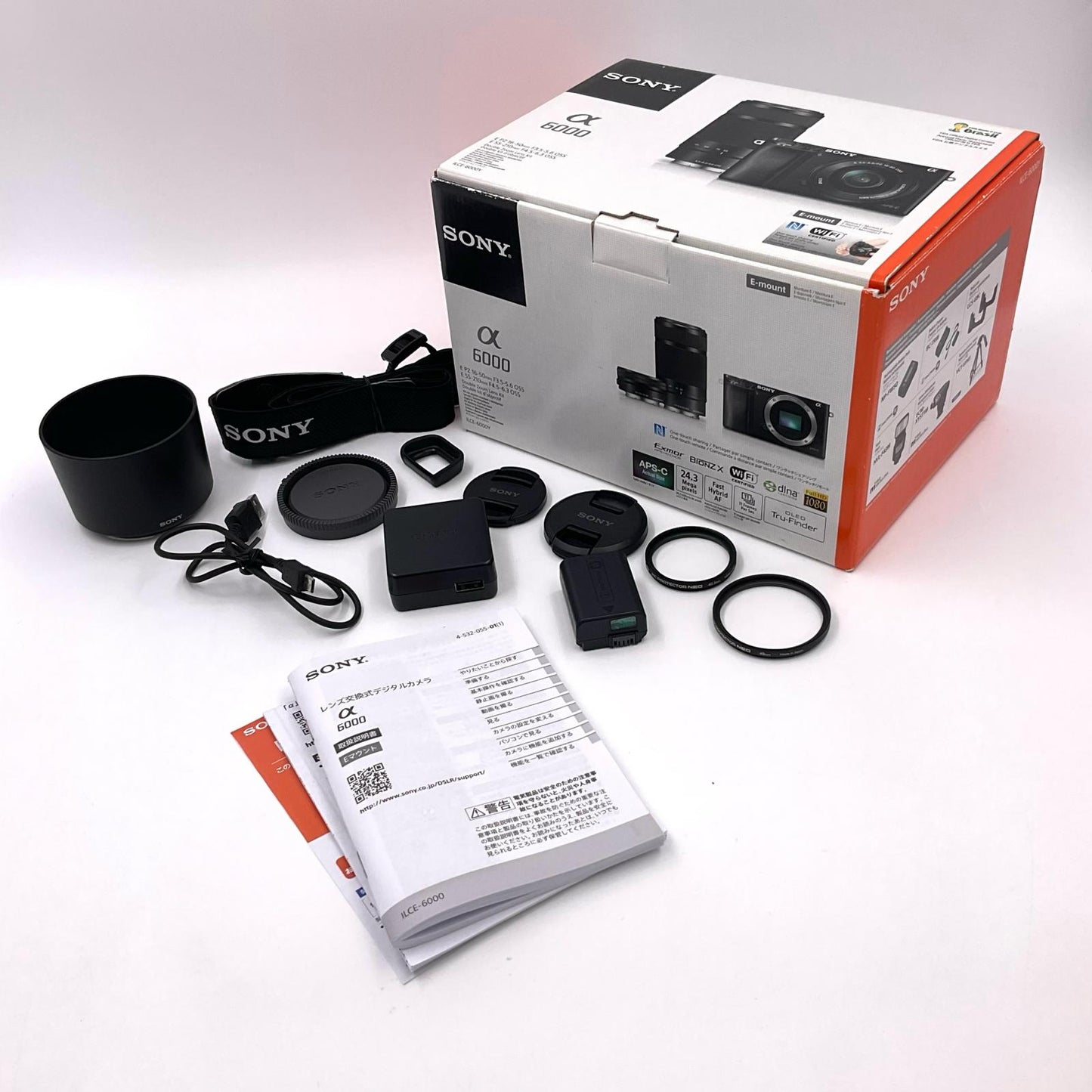 【全額返金保証】【最速発送】Sony デジタル一眼 α6000 ILCE-6000Y ダブルズームレンズキット [ブラック] 美品 動作確認済