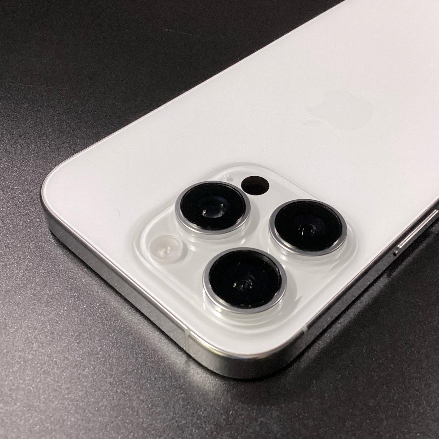 【全額返金保証】【最速発送】Apple iPhone iPhone 16 Pro 256GB ホワイトチタニウム SIMフリー 白ロム 美品 動作確認済 97%