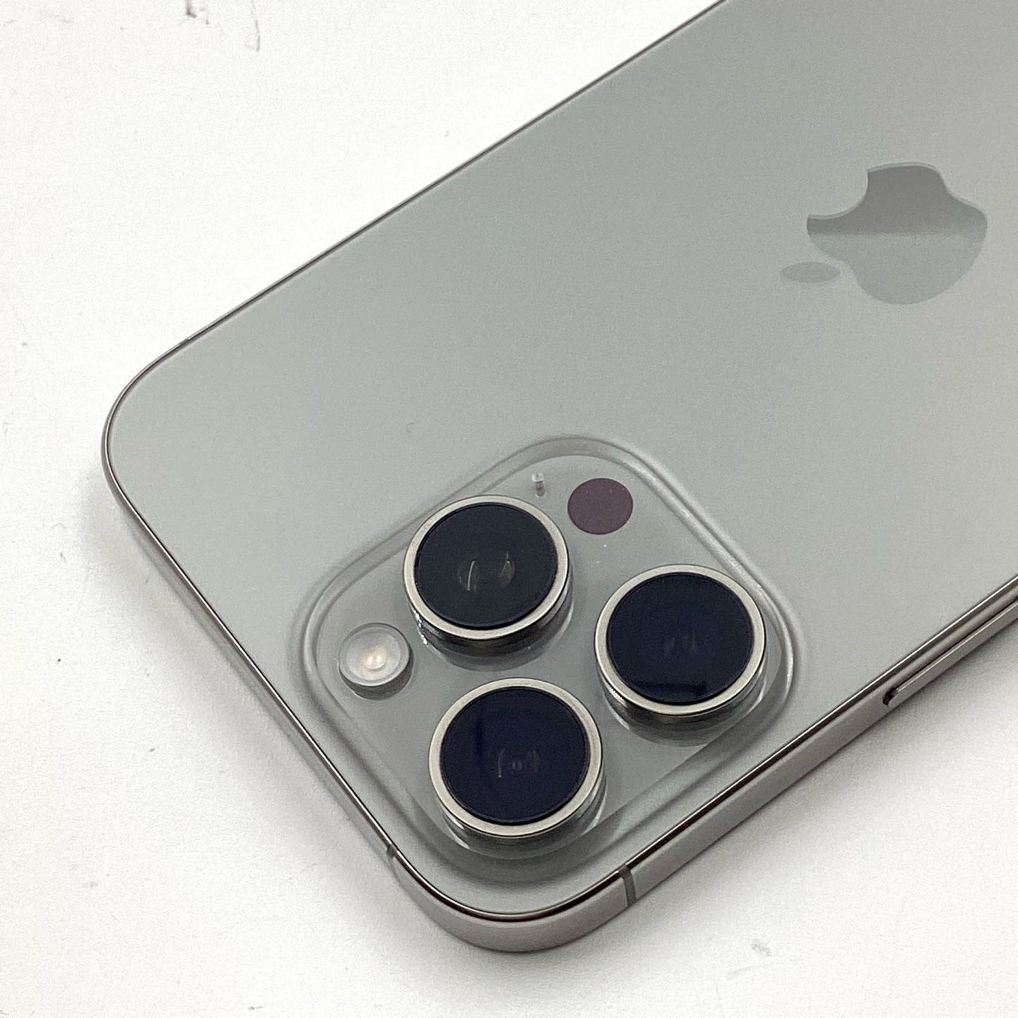 【全額返金保証】【最速発送】Apple iPhone iPhone 16 Pro Max 256GB ナチュラルチタニウム SIMフリー 白ロム 動作確認済 96%