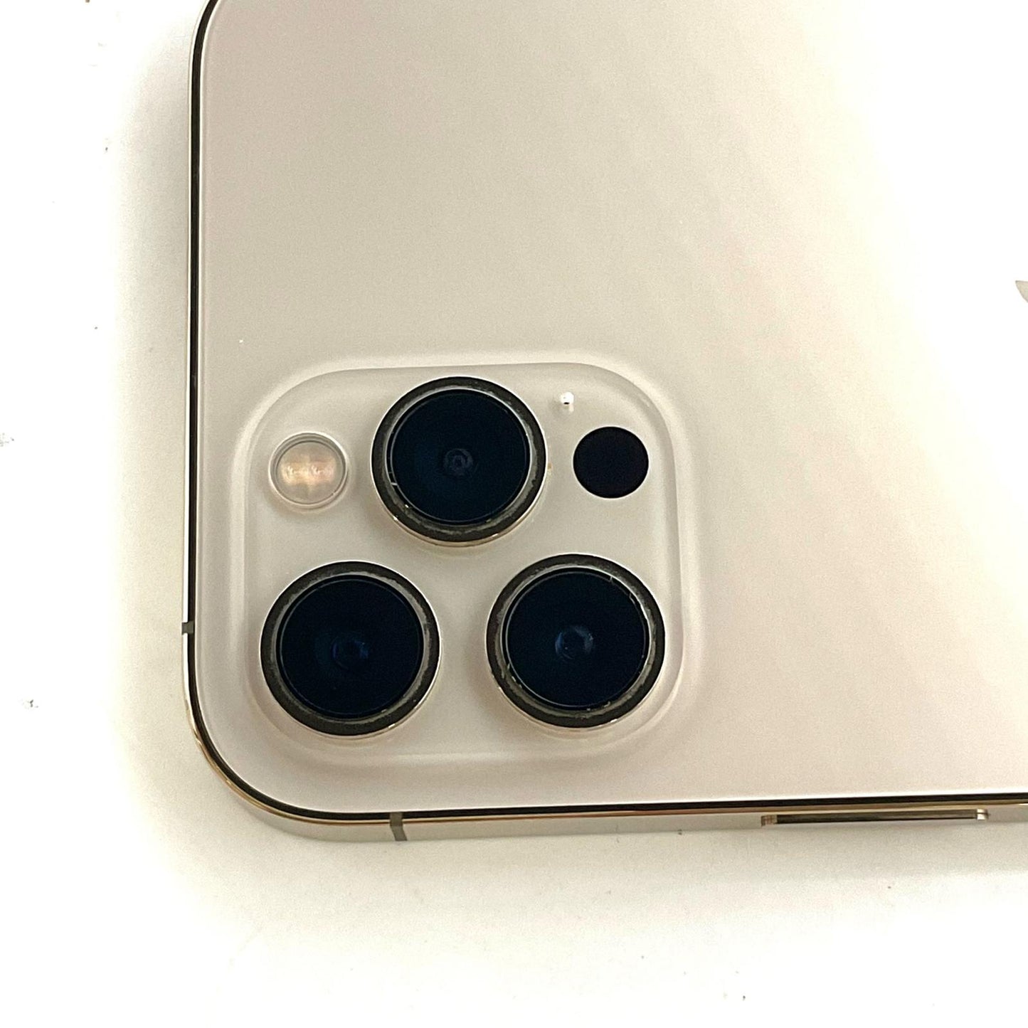 【全額返金保証】【最速発送】Apple iPhone iPhone 12 Pro Max 128GB ゴールド docomo 白ロム 動作確認済 79%