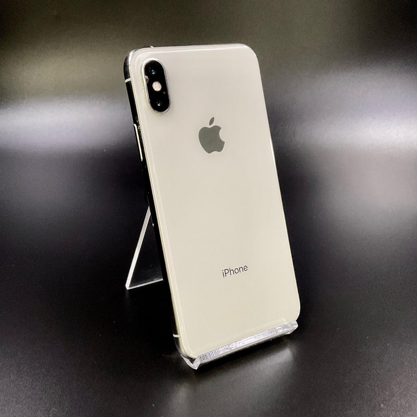 【最速発送】Apple iPhone iPhone XS 64GB シルバー docomo 白ロム【難有】 75%