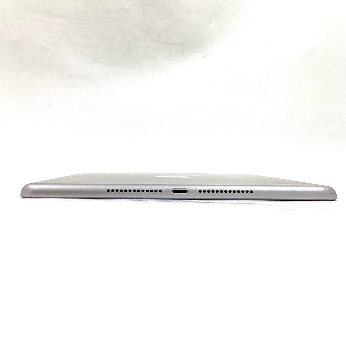 【全額返金保証】【最速発送】Apple iPad iPad 第5世代 32GB スペースグレイ WiFi+Cellular Softbank 白ロム 動作確認済
