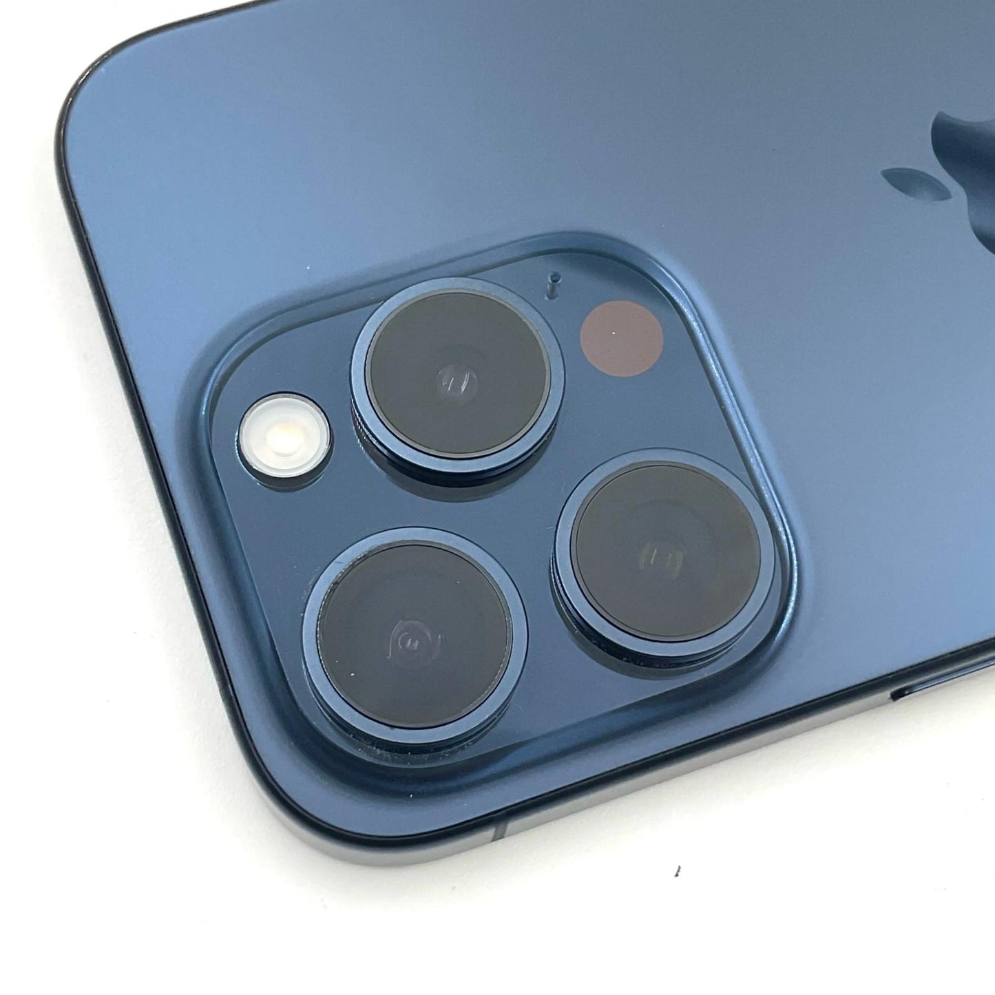 【全額返金保証】【最速発送】Apple iPhone iPhone Pro 15 Pro 256GB ブラックチタニウム SIMフリー 白ロム 動作確認済 87%