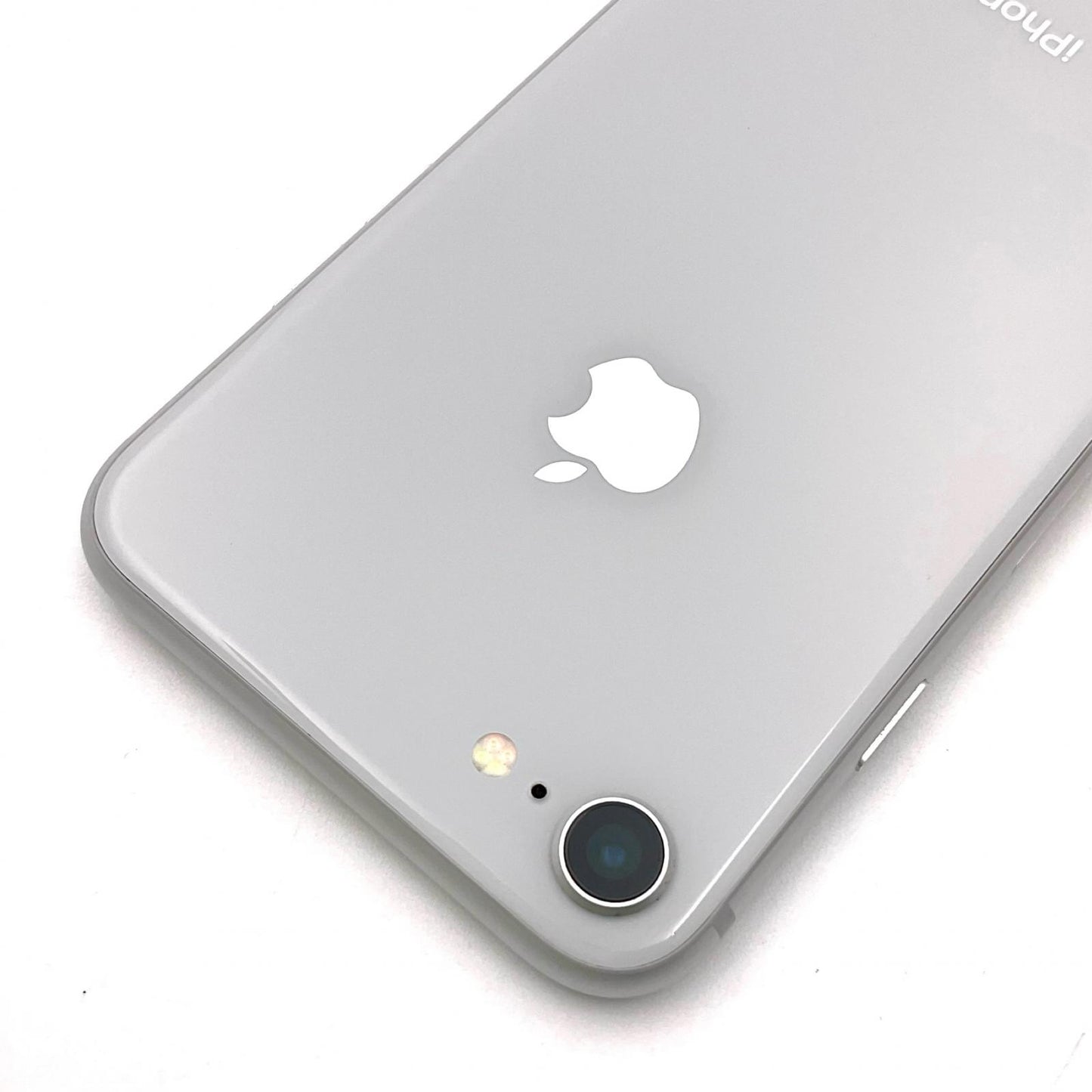 【全額返金保証】【最速発送】Apple iPhone iPhone 8 64GB シルバー docomo 白ロム 動作確認済 78%