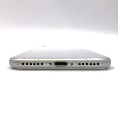 【全額返金保証】【最速発送】Apple iPhone iPhone 8 64GB シルバー docomo 白ロム 動作確認済 78%