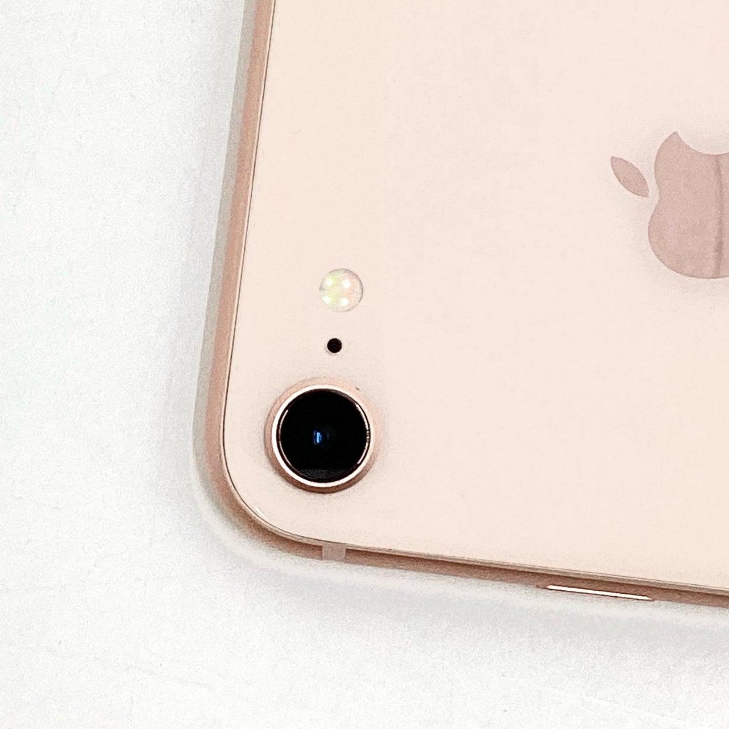 【全額返金保証】【最速発送】Apple iPhone iPhone 8 64GB ゴールド docomo 白ロム 動作確認済 84%