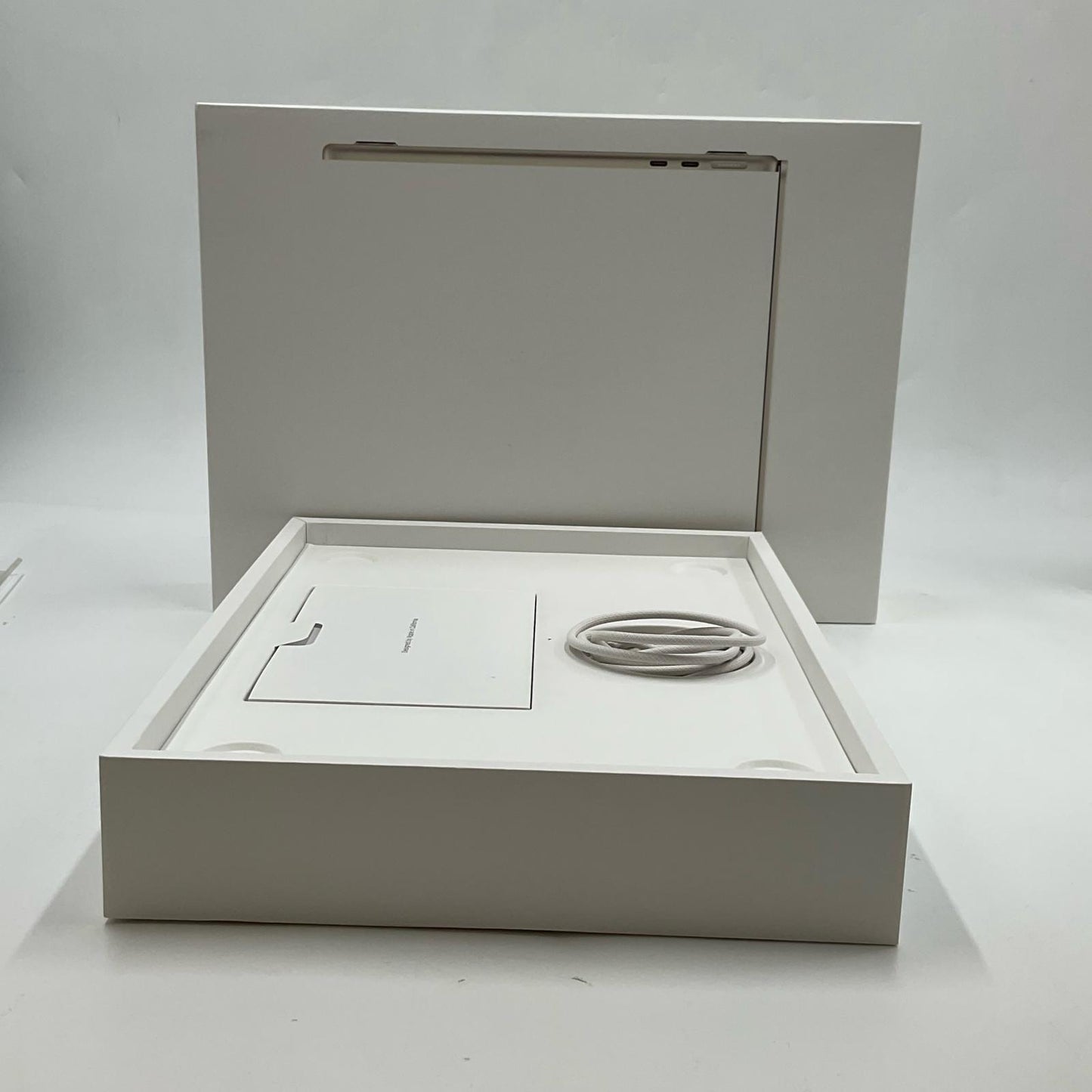 【全額返金保証】【最速発送】Apple MacBook Air 13インチ 2022 M2 16GB SSD 256GB スターライト 100% 動作確認済