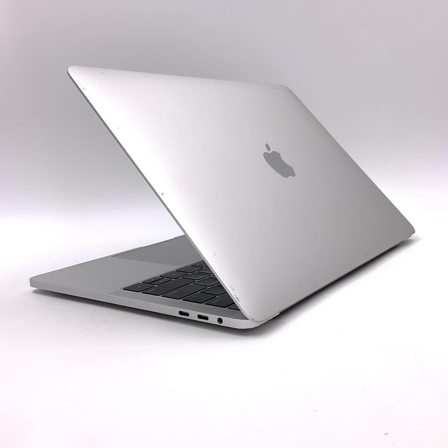 【最速発送】Apple MacBook Pro 13インチ 2019 2.4 GHz クアッドコアIntel Core i5 8GB SSD 256GB シルバー 43.4%【難有】