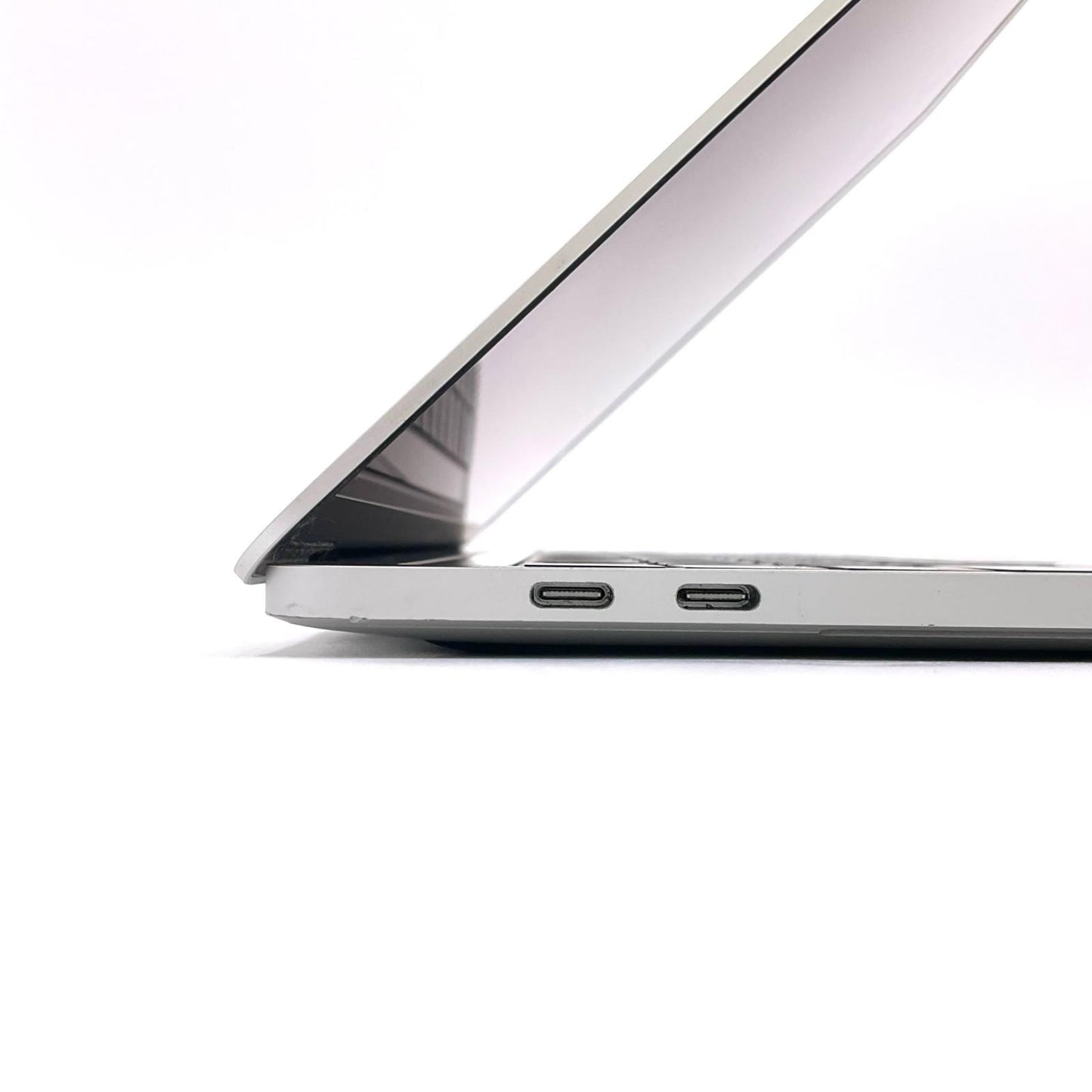 【最速発送】Apple MacBook Pro 13インチ 2019 2.4 GHz クアッドコアIntel Core i5 8GB SSD 256GB シルバー 43.4%【難有】