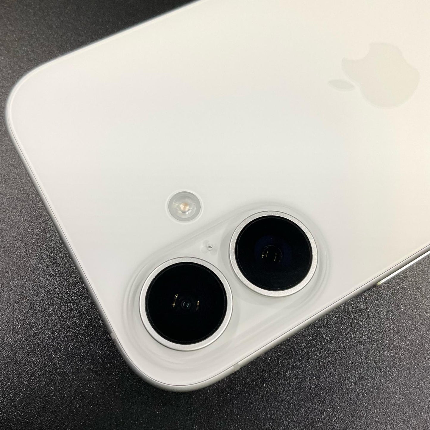 【全額返金保証】【最速発送】Apple iPhone iPhone 16 256GB ホワイト SIMフリー 動作確認済 91%