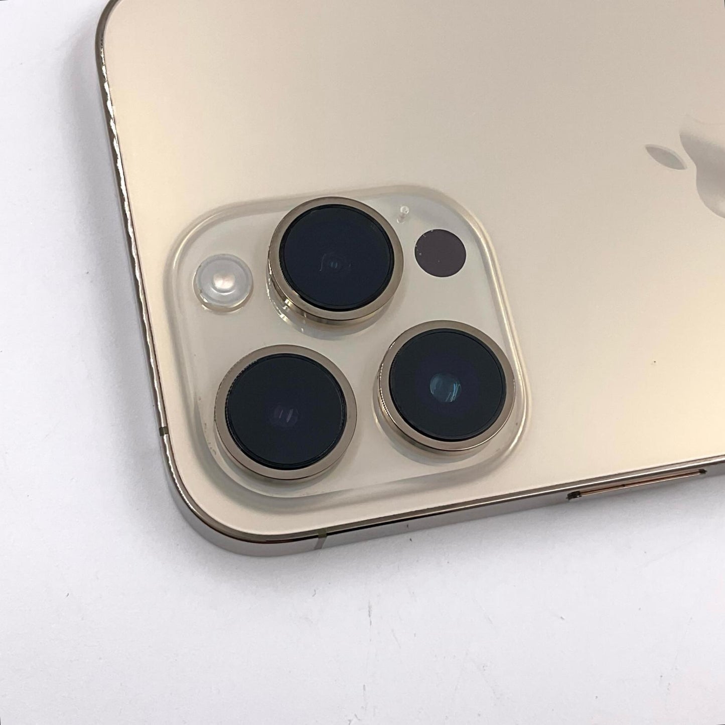 【全額返金保証】【最速発送】Apple iPhone iPhone 14 Pro Max 256GB ゴールド au 動作確認済 83%