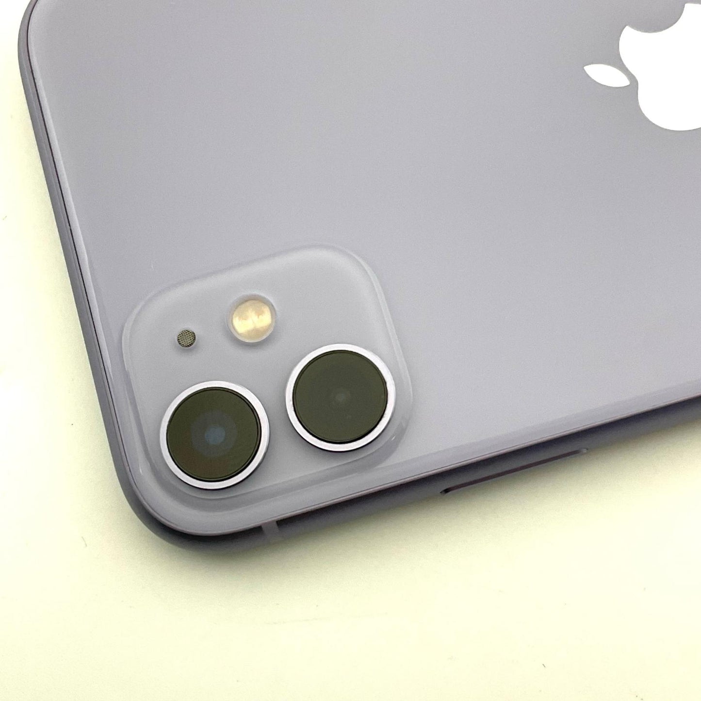 【全額返金保証】【最速発送】Apple iPhone iPhone 11 64GB パープル au 白ロム 動作確認済 81%