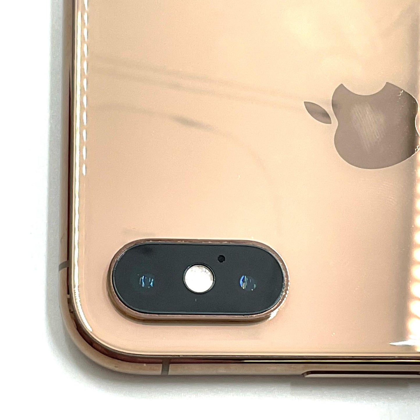 【全額返金保証】【最速発送】Apple iPhone iPhone XS 64GB ゴールド docomo 白ロム 動作確認済 77%