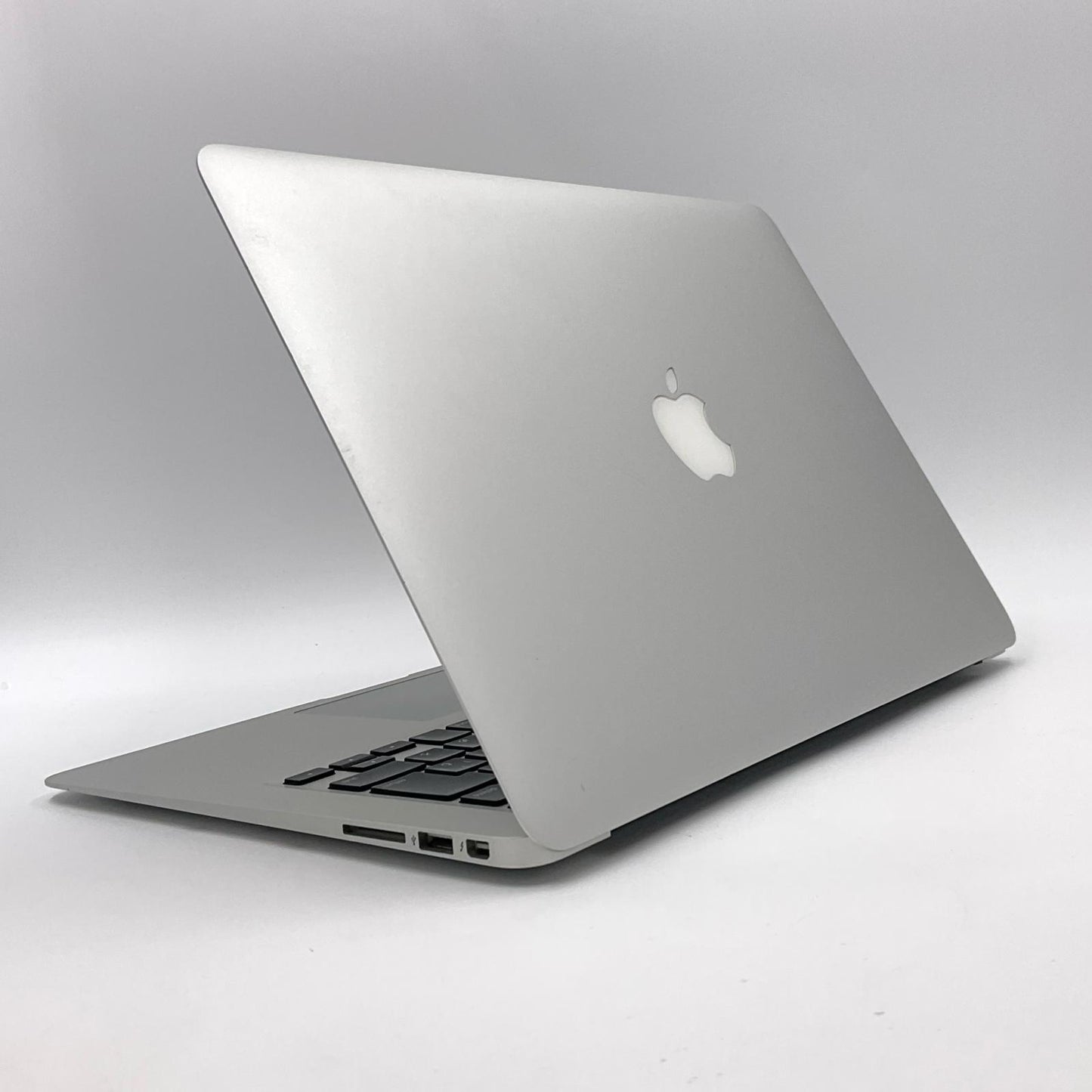 【全額返金保証】【最速発送】Apple MacBook Air 13インチ 2013 1.3 GHz Intel Core i5 4GB SSD 256GB シルバー 動作確認済