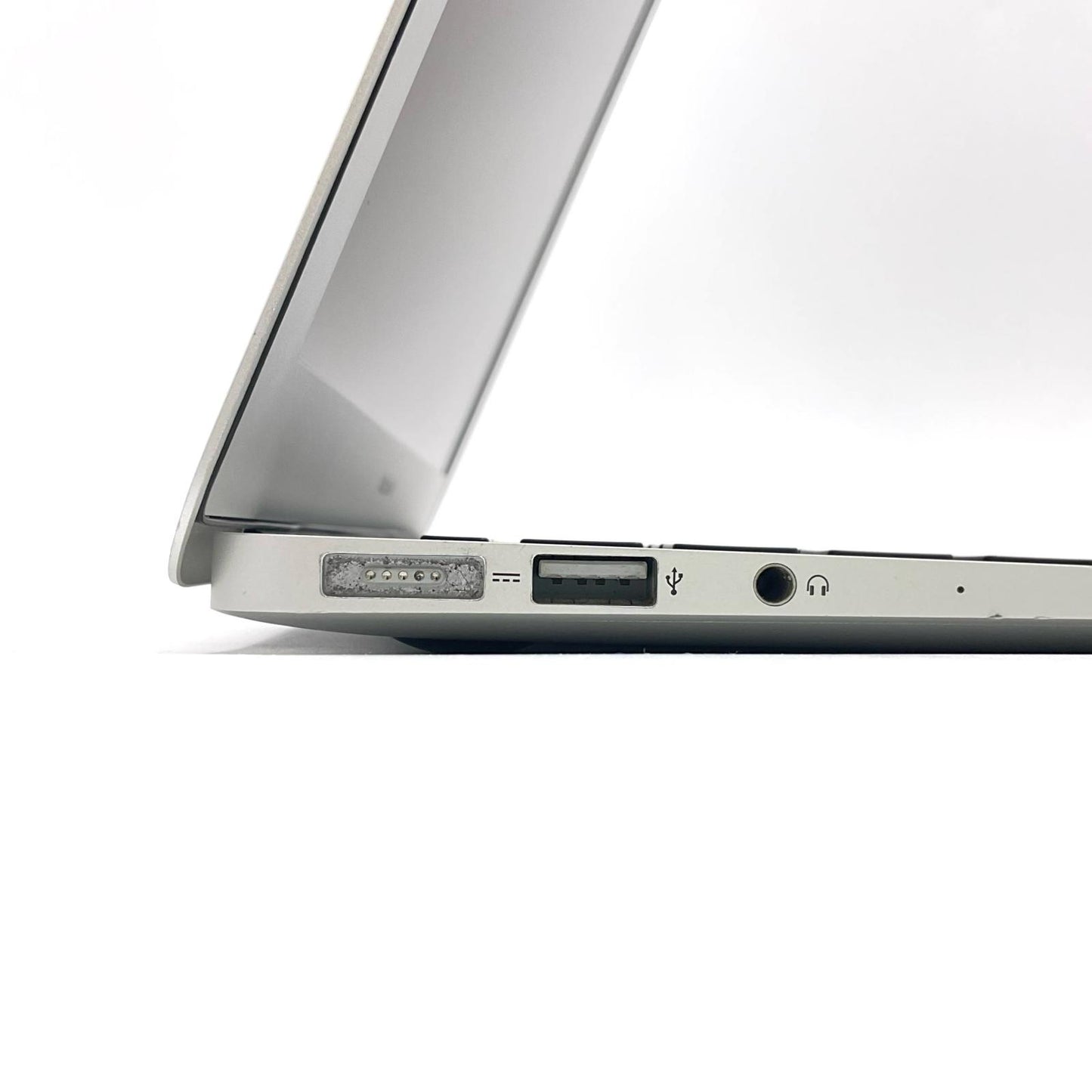 【全額返金保証】【最速発送】Apple MacBook Air 13インチ 2013 1.3 GHz Intel Core i5 4GB SSD 256GB シルバー 動作確認済