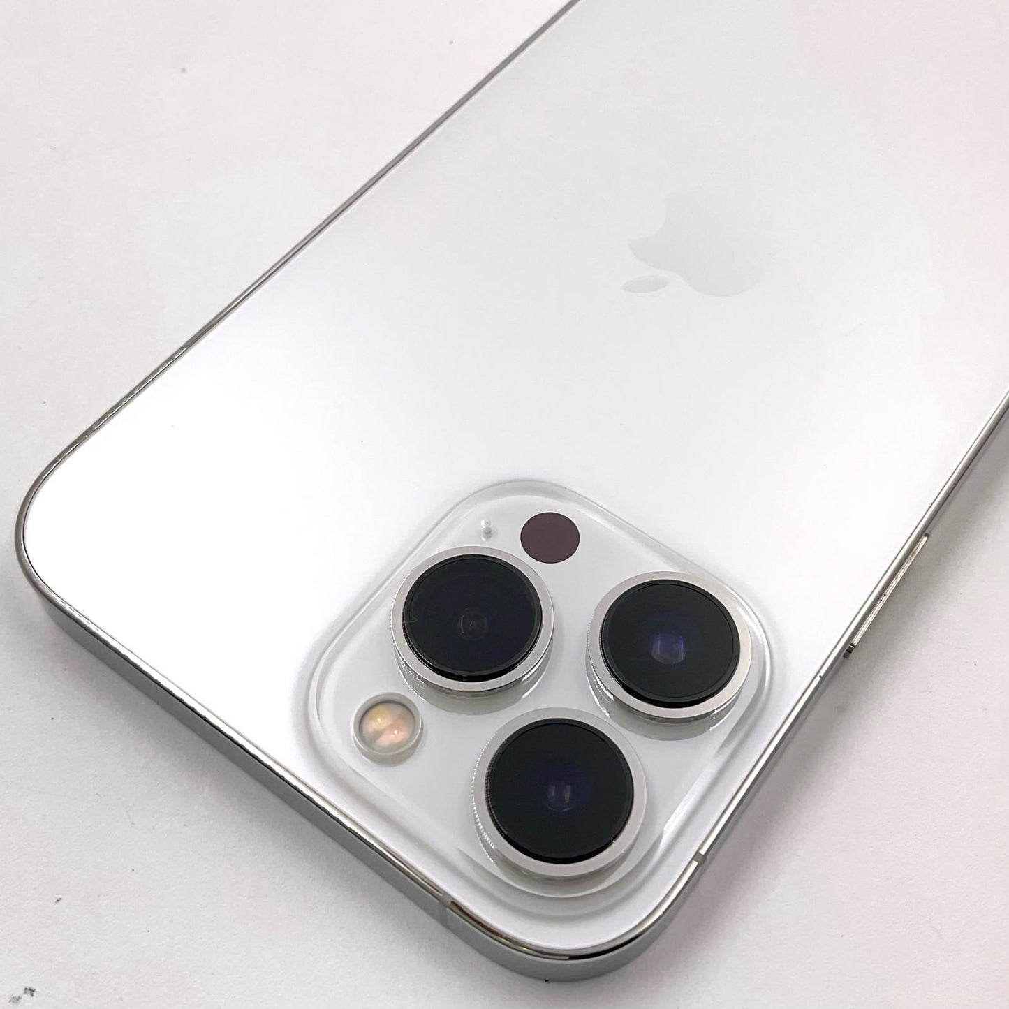 【全額返金保証】【最速発送】Apple iPhone iPhone 13 Pro Max 256GB シルバー Softbank 動作確認済 84%