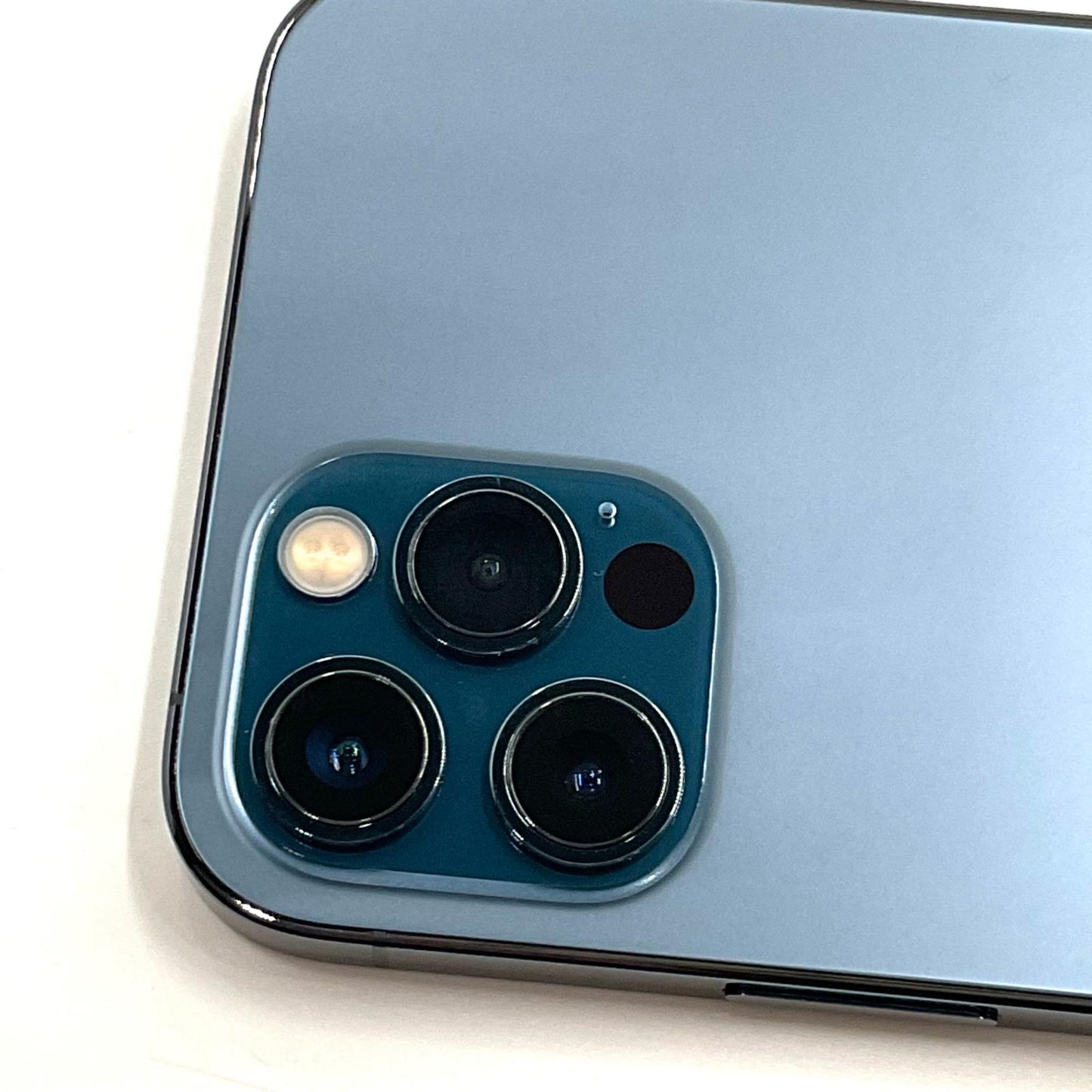 【全額返金保証】【最速発送】Apple iPhone iPhone 12 Pro 128GB パシフィックブルー docomo 白ロム 動作確認済 85%