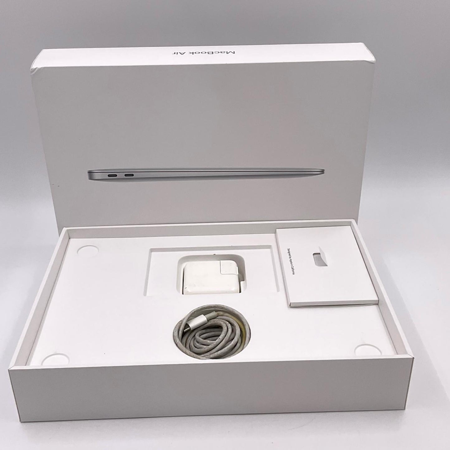 【全額返金保証】【最速発送】Apple MacBook Air 13.3インチ 2018 1.6GHz デュアルコア Intel Core i5 8GB SSD 128GB シルバー 動作確認済