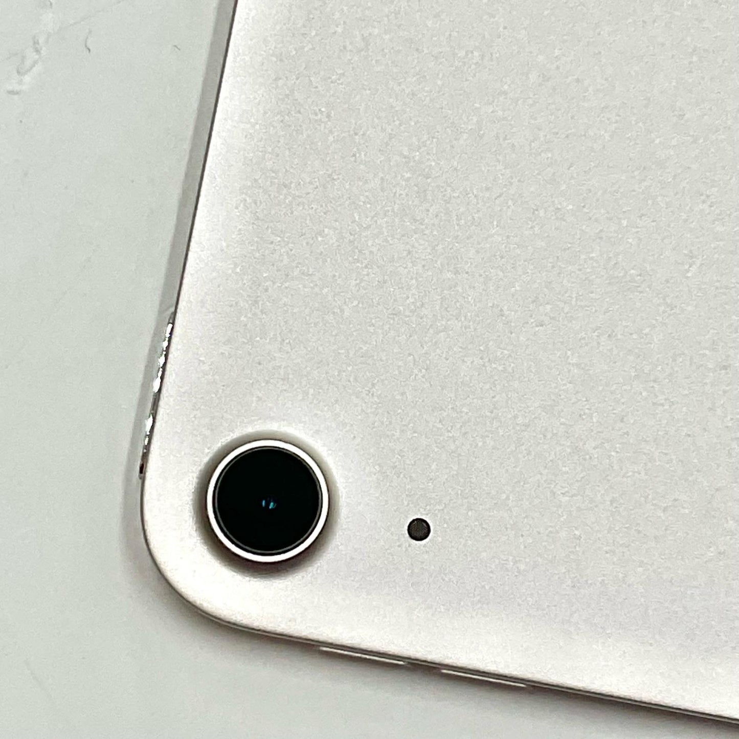 【全額返金保証】【最速発送】Apple iPad Air 10.9インチ 第5世代 256GB スターライト Wi-Fi 動作確認済