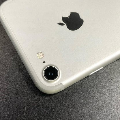 【全額返金保証】【最速発送】Apple iPhone iPhone 7 32GB シルバー Softbank 白ロム 動作確認済 83%
