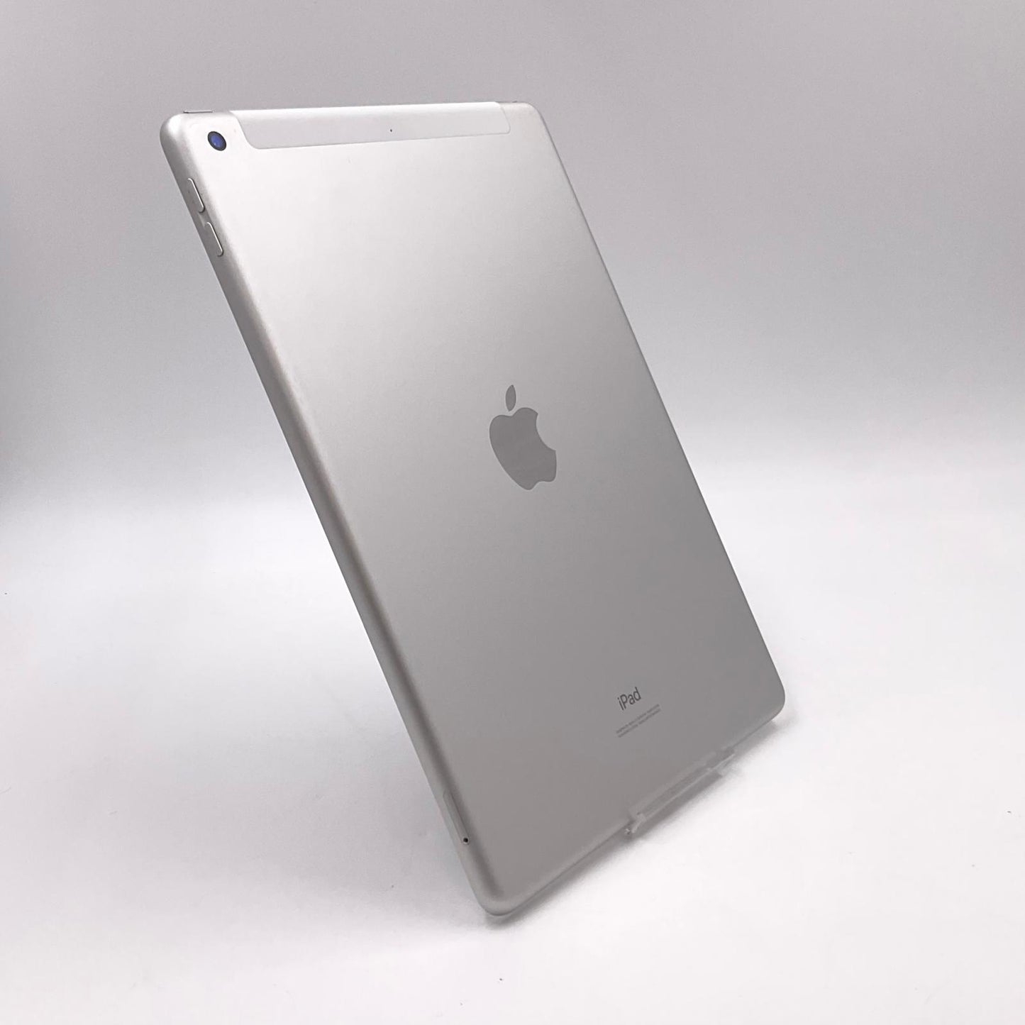 【全額返金保証】【最速発送】Apple iPad iPad 10.2インチ 第7世代 32GB シルバー WiFi+Cellular Softbank 白ロム 動作確認済