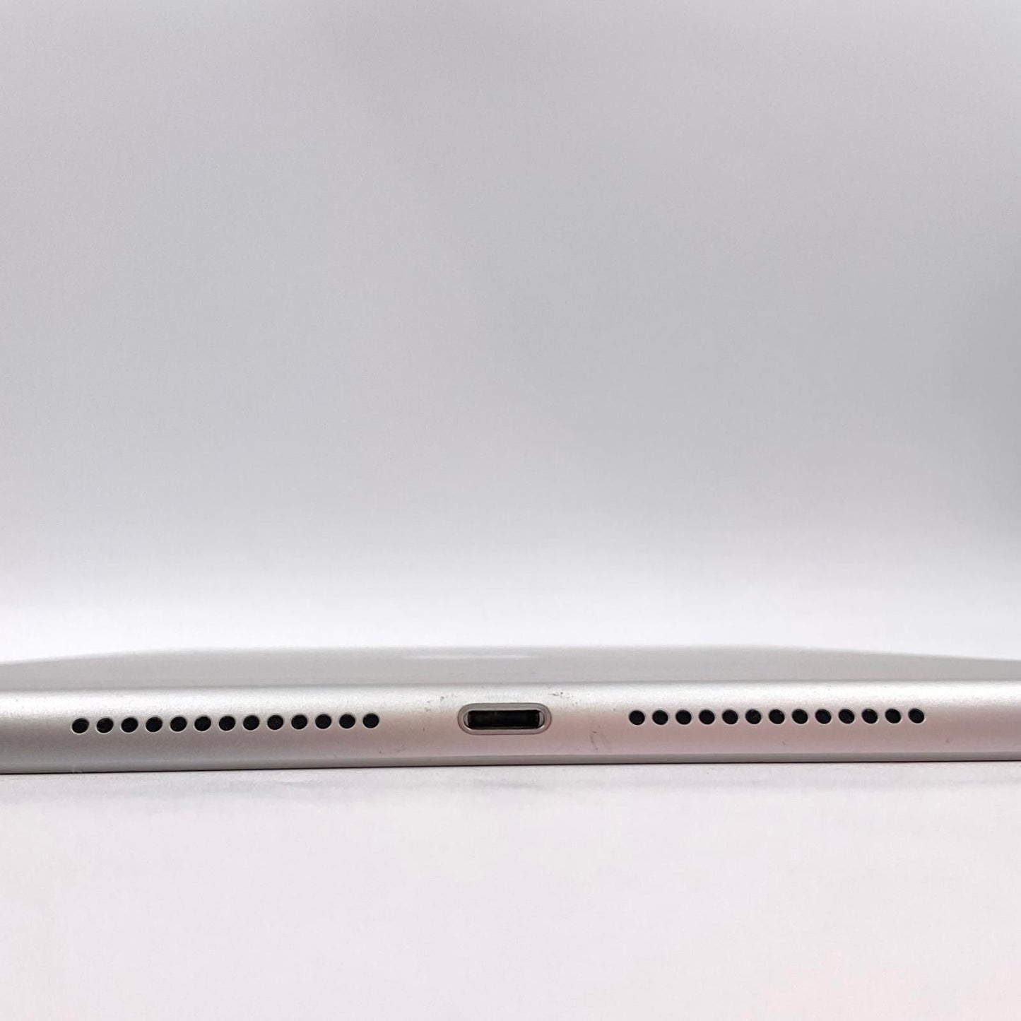 【全額返金保証】【最速発送】Apple iPad iPad 10.2インチ 第7世代 32GB シルバー WiFi+Cellular Softbank 白ロム 動作確認済