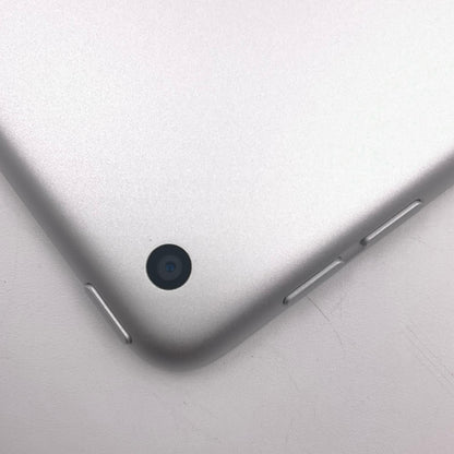【全額返金保証】【最速発送】Apple iPad iPad 10.2インチ 第9世代 64GB シルバー Wi-Fi 美品 動作確認済