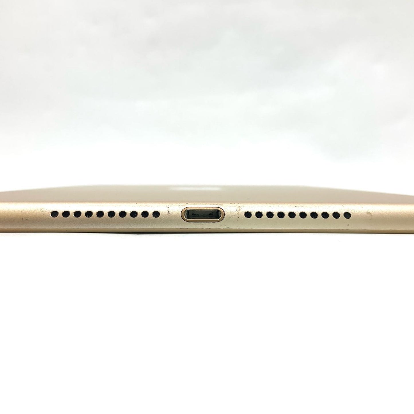 【全額返金保証】【最速発送】Apple iPad mini 7.9インチ 第4世代 16GB ゴールド Wi-Fi docomo 白ロム 動作確認済