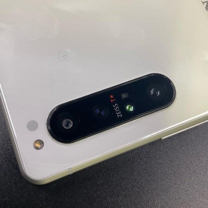 【全額返金保証】【最速発送】Sony Xperia 1 II 128GB ホワイト docomo SO-51A 白ロム 動作確認済
