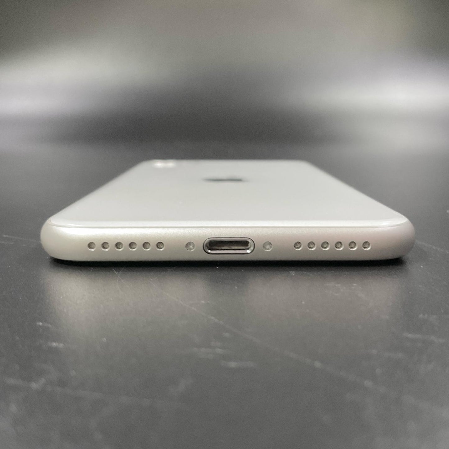 【最速発送】Apple iPhone iPhone SE（第3世代） 64GB スターライト Softbank【難有】 84%