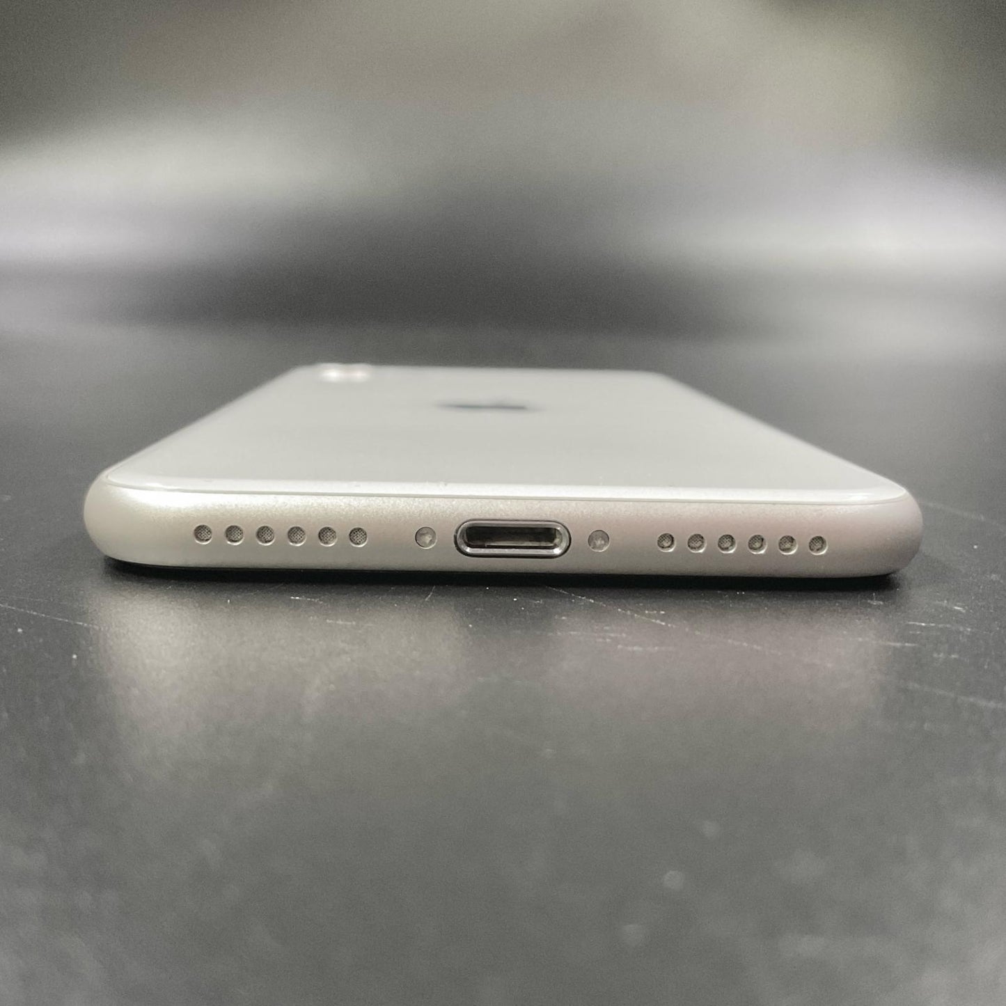 【全額返金保証】【最速発送】Apple iPhone iPhone SE（第3世代） 64GB スターライト Softbank 動作確認済 83%