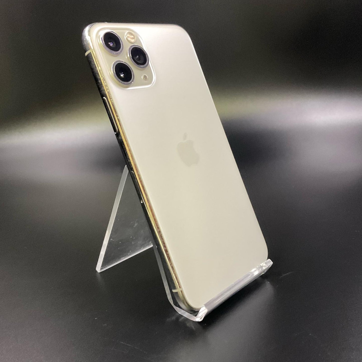 【全額返金保証】【最速発送】Apple iPhone iPhone 11 Pro 256GB シルバー au 白ロム 動作確認済 81%