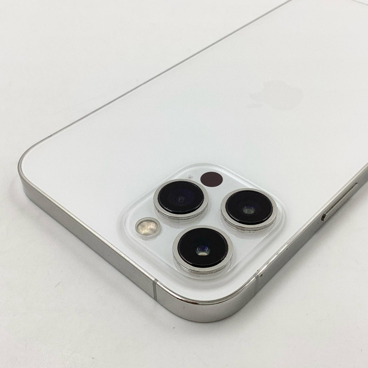 【全額返金保証】【最速発送】Apple iPhone iPhone 12 Pro Max 128GB シルバー au 白ロム 動作確認済 86%